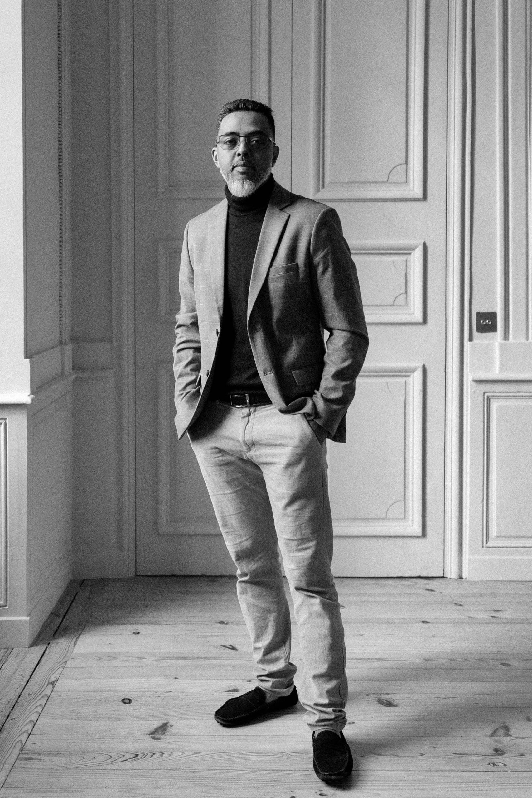Portrait en noir et blanc de Rado d’Imazwedding au Domaine du Pujolet